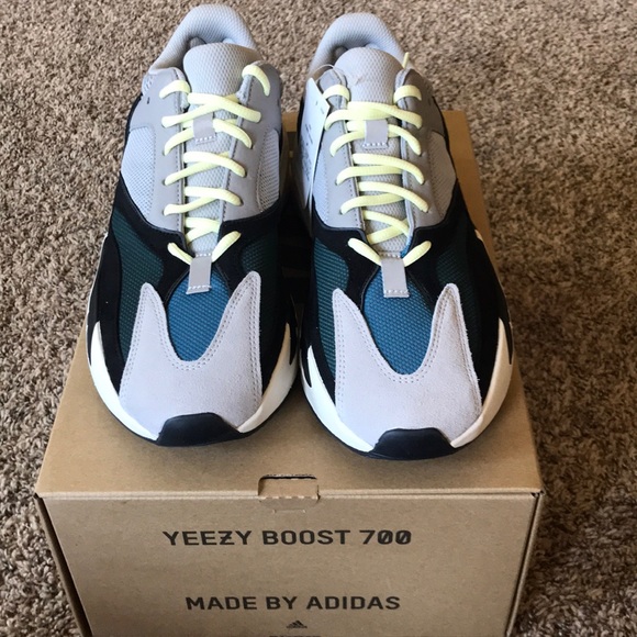 Yeezy Wave Runner 700 - Picture 1 of 4